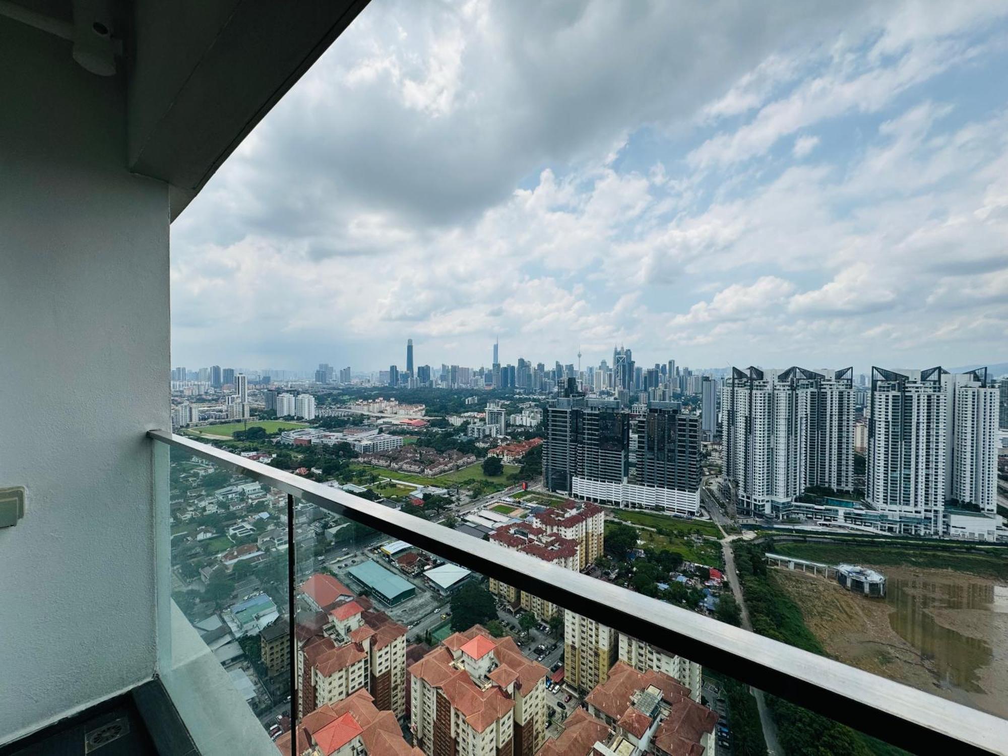 Reizz Ampang By Deurban Pangsapuri *